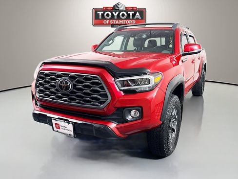 Used 2021 Toyota Tacoma TRD Off-Road w/ TRD Premium Off Road Package AWD/4WD image 3