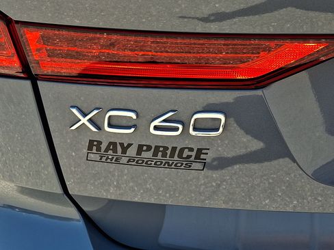 Certified 2024 Volvo XC60 B5 Core w/ Protection Package Premier AWD/4WD image 33