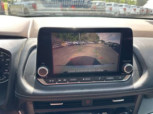 Used 2023 Nissan Rogue SV w/ SV Premium B Package FWD image 25