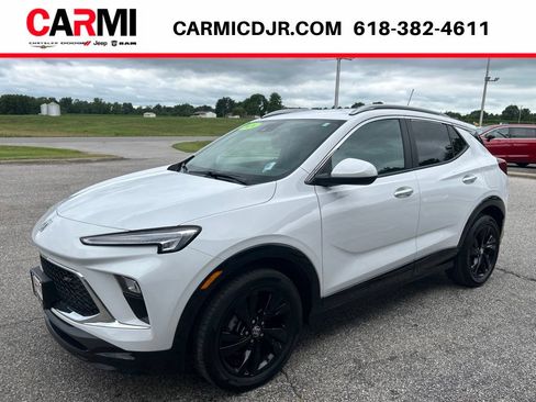 Used 2024 Buick Encore GX Sport Touring FWD image 3