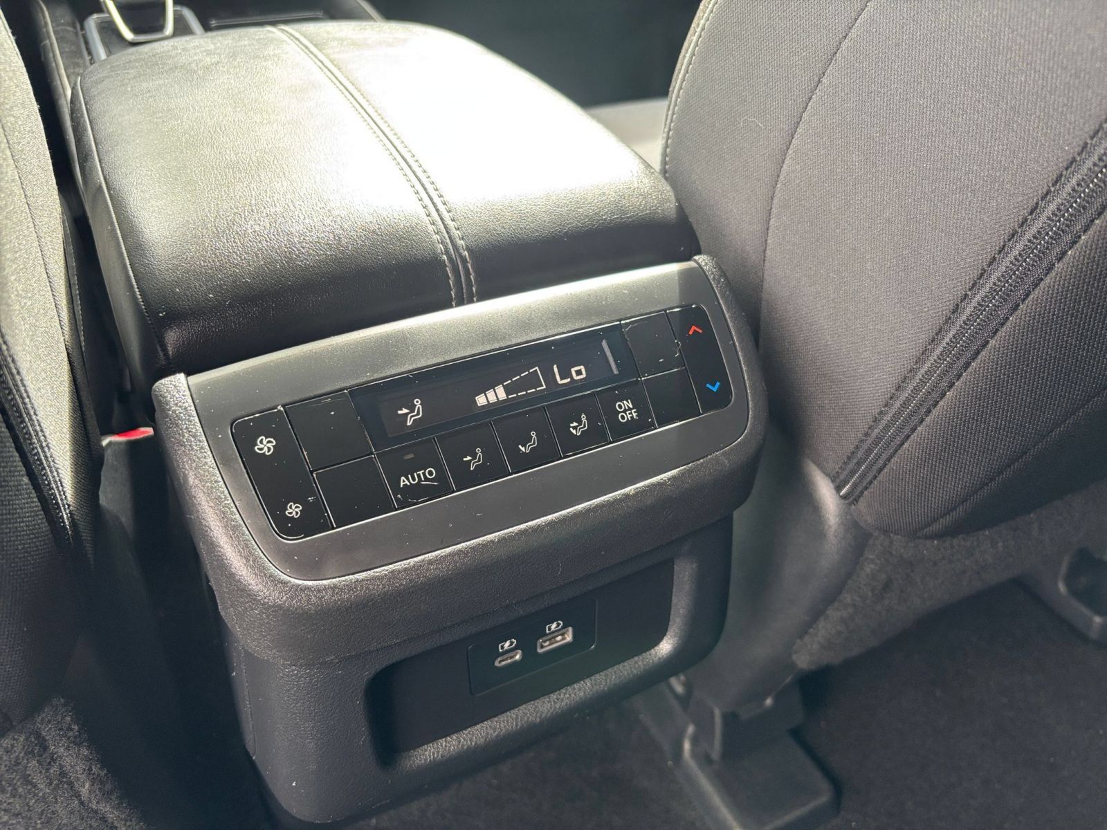 Used 2025 Nissan Pathfinder SV FWD image 24