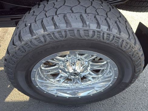 Used 2011 Ford F250 Lariat w/ Lariat Interior Pkg AWD/4WD image 32