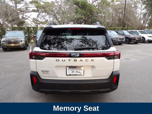 Used 2026 Subaru Outback Limited w/ Premium/Limited Package AWD/4WD image 8