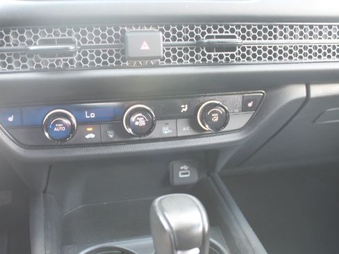 Used 2024 Honda HR-V Sport image 11