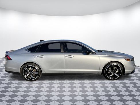 Used 2024 Honda Accord Sport image 2