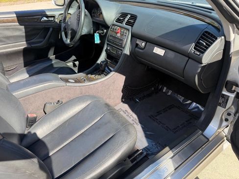 Used 2002 Mercedes-Benz CLK 55 AMG Cabriolet image 16