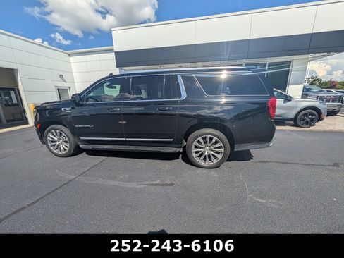 Used 2022 GMC Yukon XL Denali AWD/4WD image 11