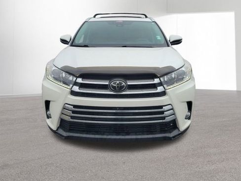 Used 2018 Toyota Highlander Limited Platinum image 17