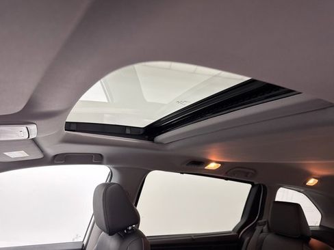 Used 2024 Honda Odyssey EX-L image 21