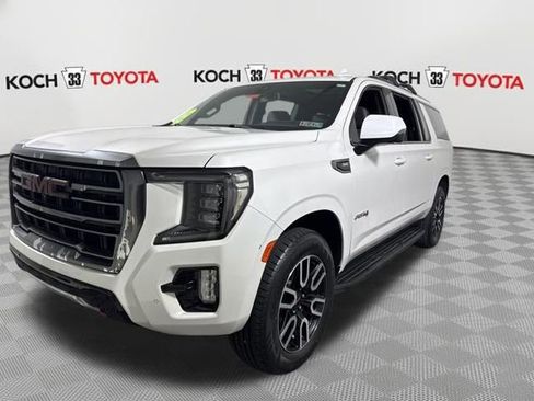 Used 2021 GMC Yukon XL AT4 w/ Technology Package AWD/4WD image 3