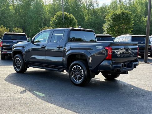 Used 2024 Toyota Tacoma TRD Sport AWD/4WD image 6