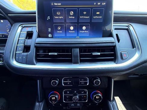 Used 2022 Chevrolet Tahoe Z71 w/ Luxury Package AWD/4WD image 21