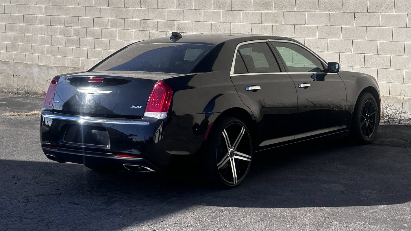 Used 2020 Chrysler 300 Limited AWD/4WD image 3