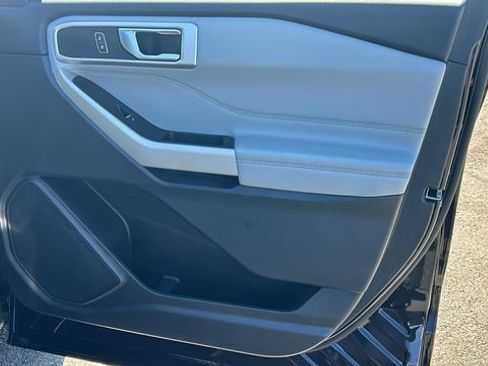 Certified 2022 Ford Explorer XLT w/ Equipment Group 202A image 10