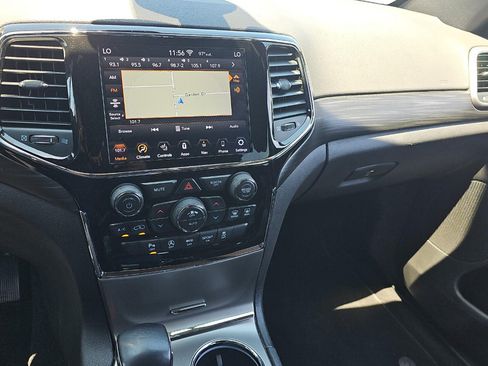 Used 2020 Jeep Grand Cherokee Altitude AWD/4WD image 30