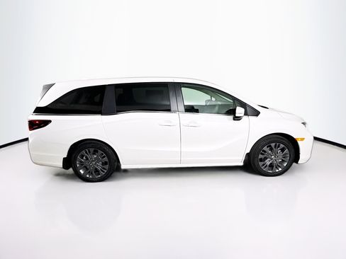 New 2026 Honda Odyssey Touring image 2