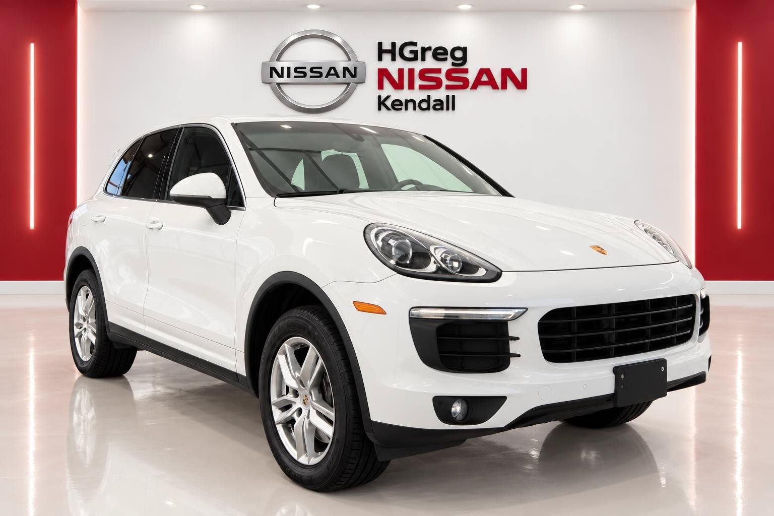 Used 2017 Porsche Cayenne AWD/4WD image 3