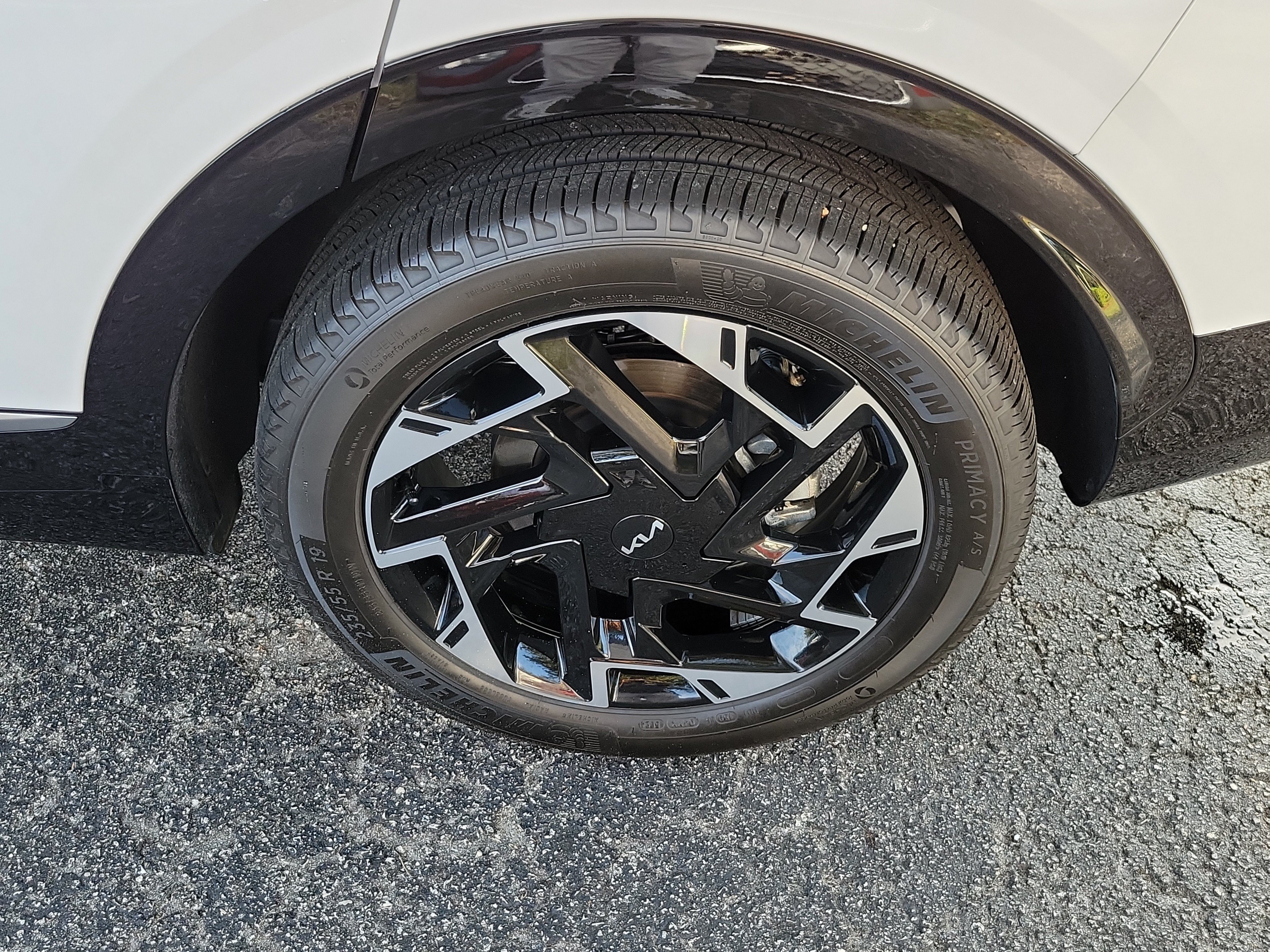 Certified 2025 Kia Sportage SX AWD/4WD image 42