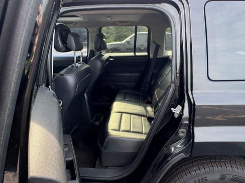 Used 2015 Jeep Patriot High Altitude FWD image 13