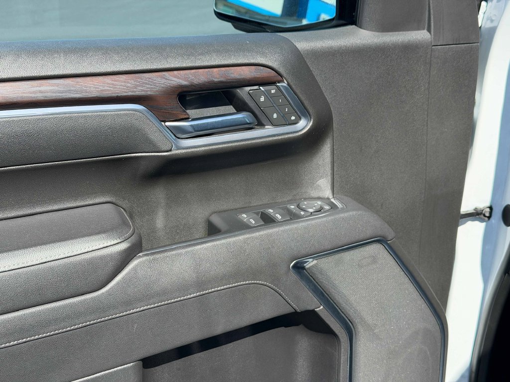 Used 2025 GMC Sierra 1500 SLT AWD/4WD image 28