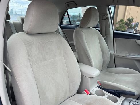 Used 2013 Toyota Corolla LE FWD image 22