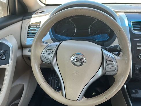 Used 2015 Nissan Altima 2.5 SV FWD image 29