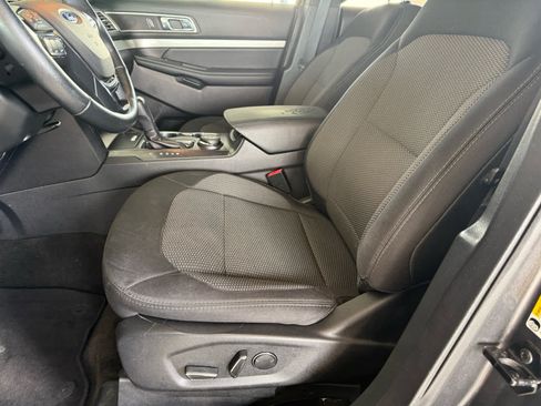 Certified 2017 Ford Explorer XLT AWD/4WD image 4