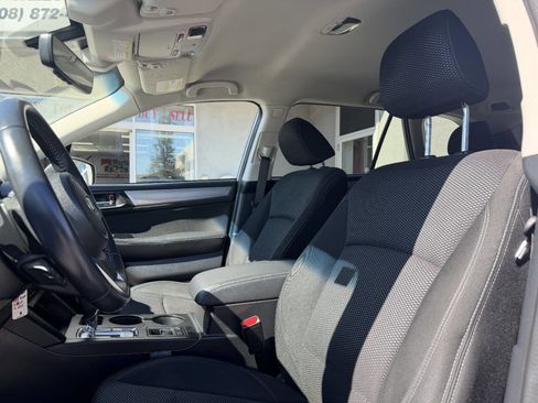 Used 2019 Subaru Outback 2.5i Premium image 20