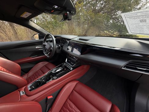 Used 2024 Audi RS e-tron GT w/ Carbon Performance Package image 29