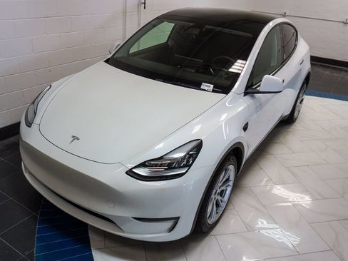 Used 2023 Tesla Model Y Long Range AWD/4WD image 31