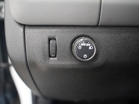 Used 2019 Chevrolet Colorado W/T w/ WT Convenience Package RWD image 12