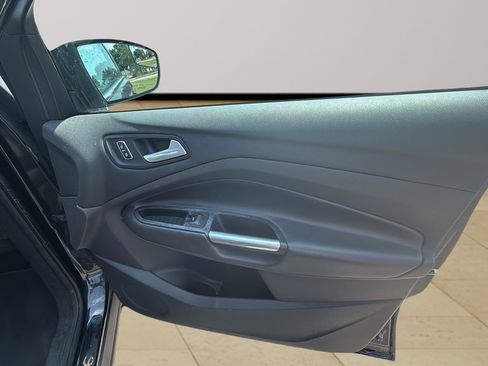 Used 2015 Ford Escape SE AWD/4WD image 19