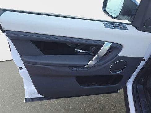 Used 2024 Land Rover Discovery Sport S image 26