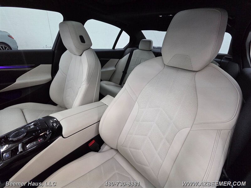 Used 2025 BMW i5 M60 w/ M Sport Package AWD/4WD image 28