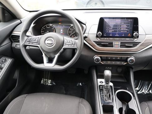 Used 2024 Nissan Altima 2.5 SV image 35