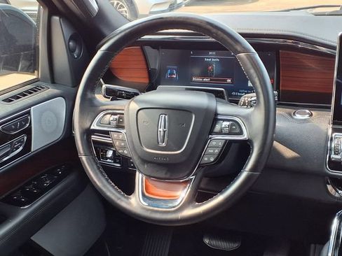 Certified 2024 Lincoln Navigator Reserve AWD/4WD image 8