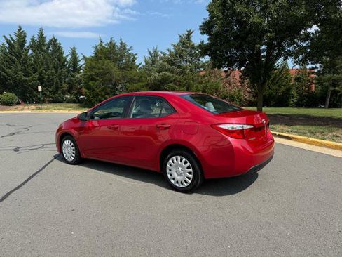 Used 2015 Toyota Corolla LE image 3