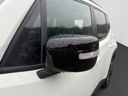 Used 2023 Jeep Renegade Latitude image 11