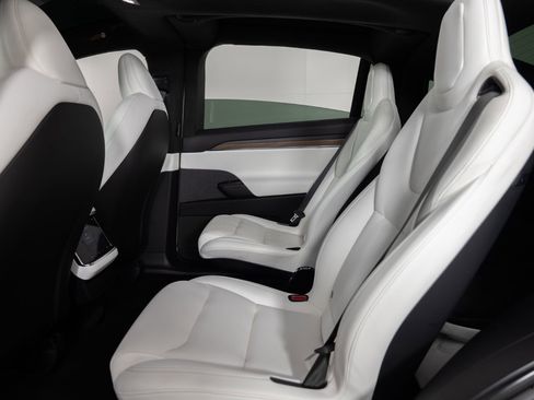 Used 2023 Tesla Model X AWD/4WD image 19