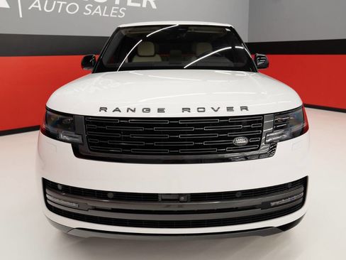 Used 2023 Land Rover Range Rover SE AWD/4WD image 3