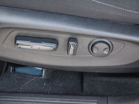 Certified 2025 Honda CR-V EX image 22