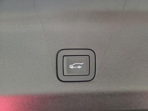 Certified 2025 Cadillac Escalade Premium Luxury w/ Touring Package image 24