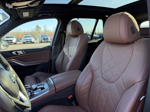 Used 2023 BMW X5 xDrive45e w/ Executive Package image 16