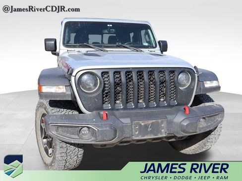 Used 2023 Jeep Gladiator Rubicon w/ Cold Weather Group image 9