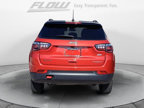 Used 2025 Jeep Compass Trailhawk AWD/4WD image 8