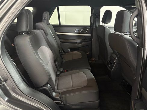 Used 2018 Ford Explorer XLT w/ Equipment Group 201A AWD/4WD image 39