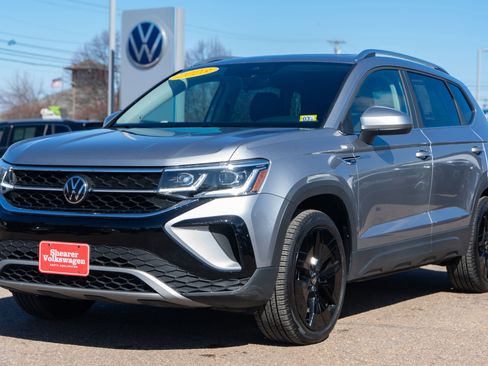 Certified 2023 Volkswagen Taos SEL image 2