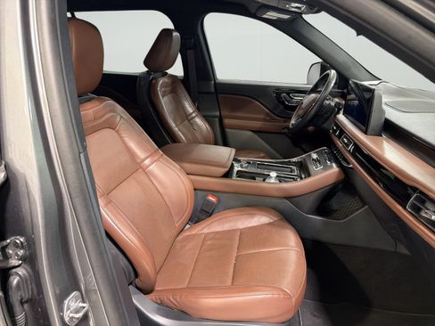 Used 2025 Lincoln Aviator Reserve w/ Jet Appearance Package RWD image 13