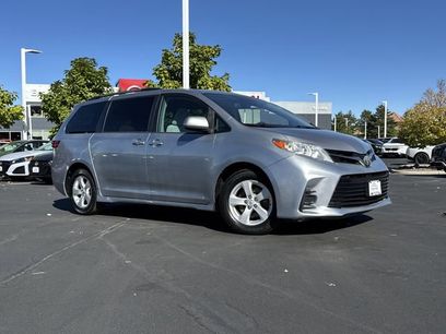 Used 2018 Toyota Sienna LE
