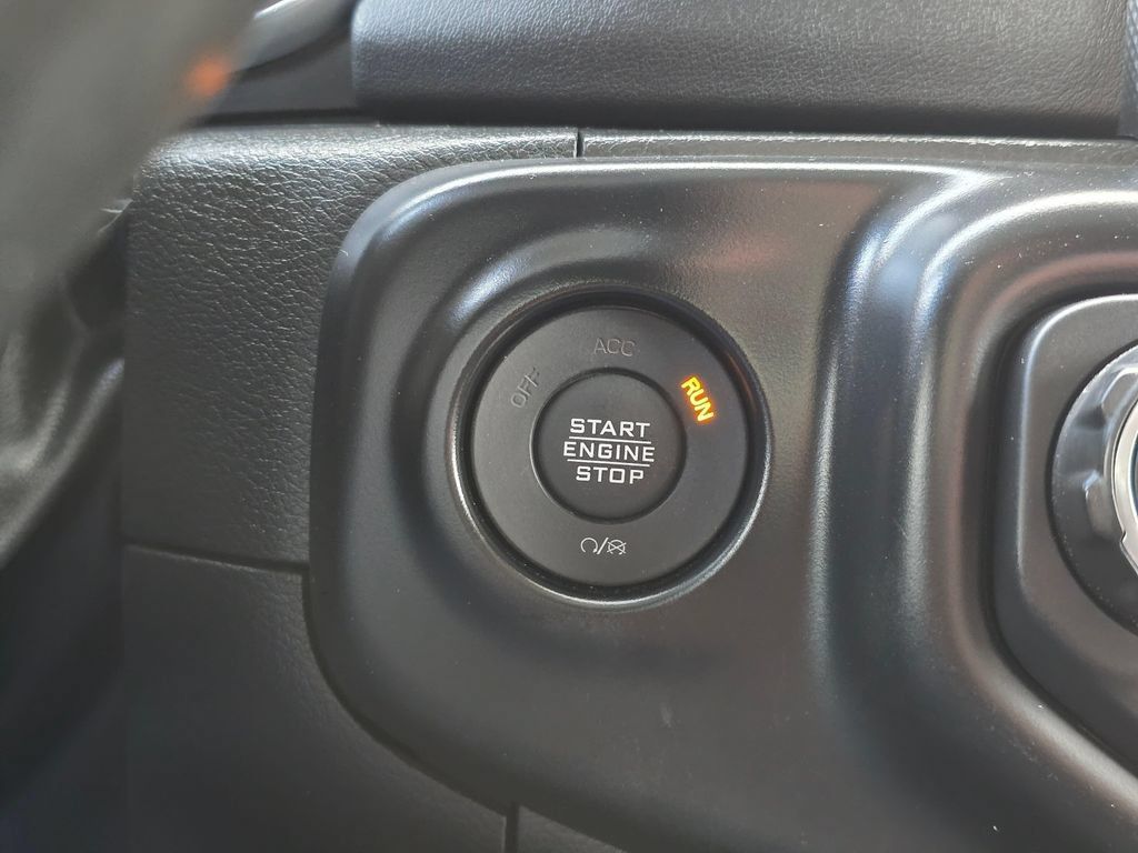 Used 2022 Jeep Wrangler Unlimited Sahara w/ Cold Weather Group AWD/4WD image 27